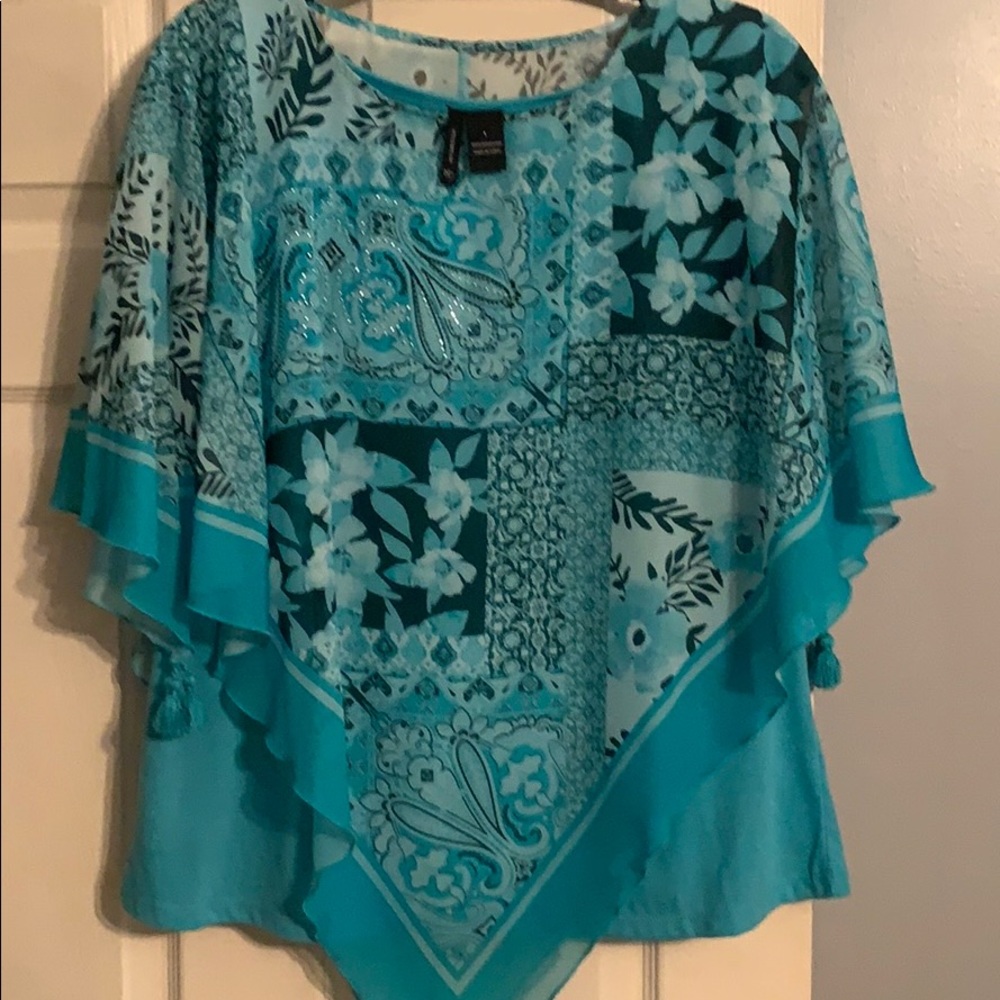 Beautiful Ladies Handkerchief Blouse size Large